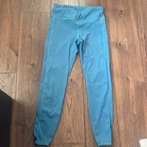 Vuori Stride Legging. Size M. Color: Dark Luna.